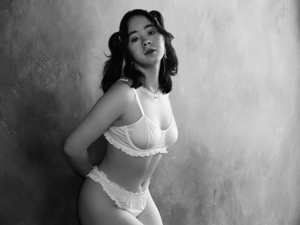 Join AislyFollin Private Chat