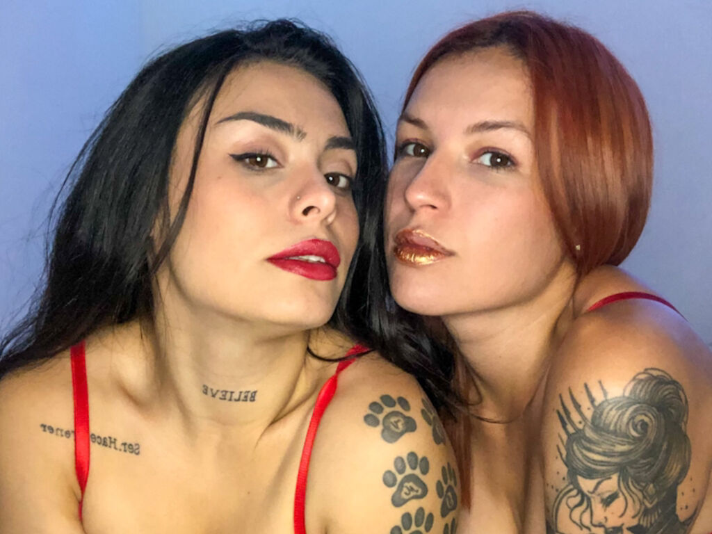 Join AlessiaAndCarla Private Chat