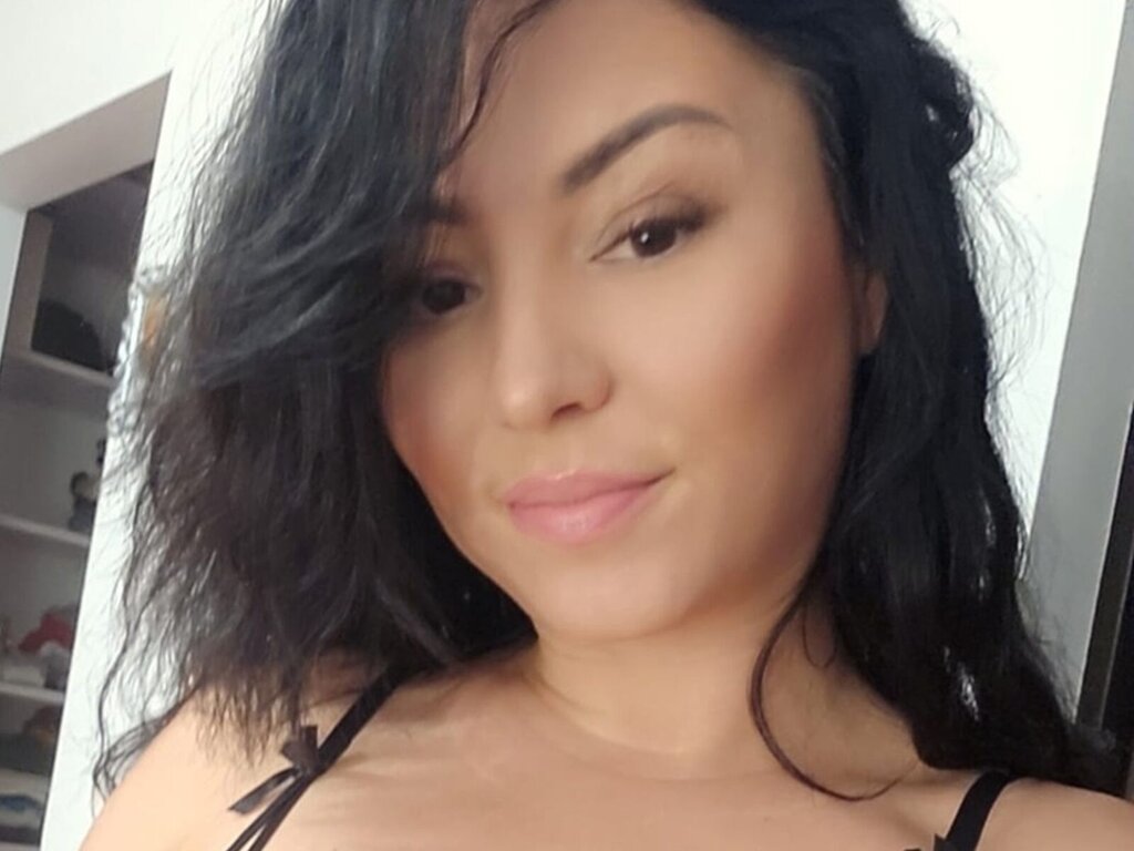 Join AmelyaBrown Private Chat