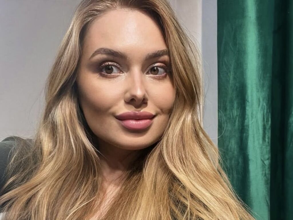 Join AnnaLunas Private Chat