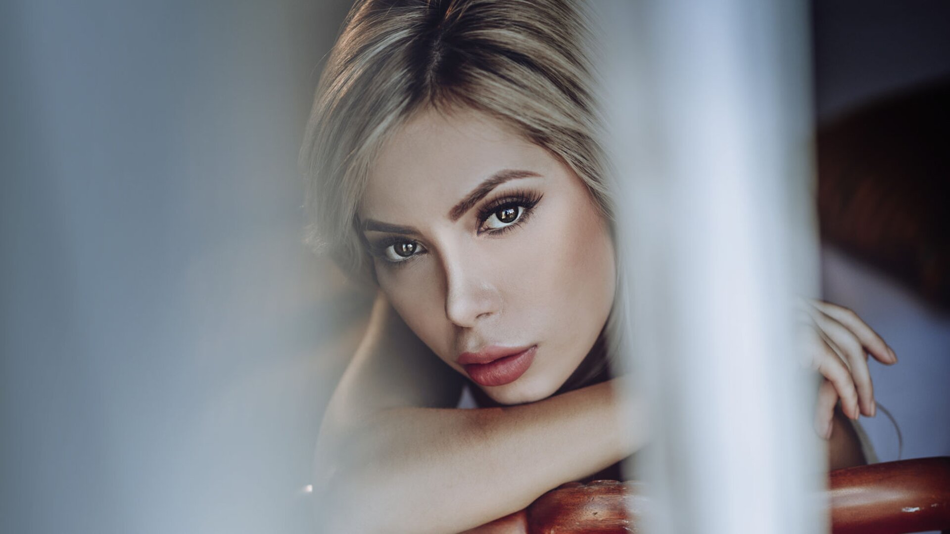 Join AprilLewis Private Chat