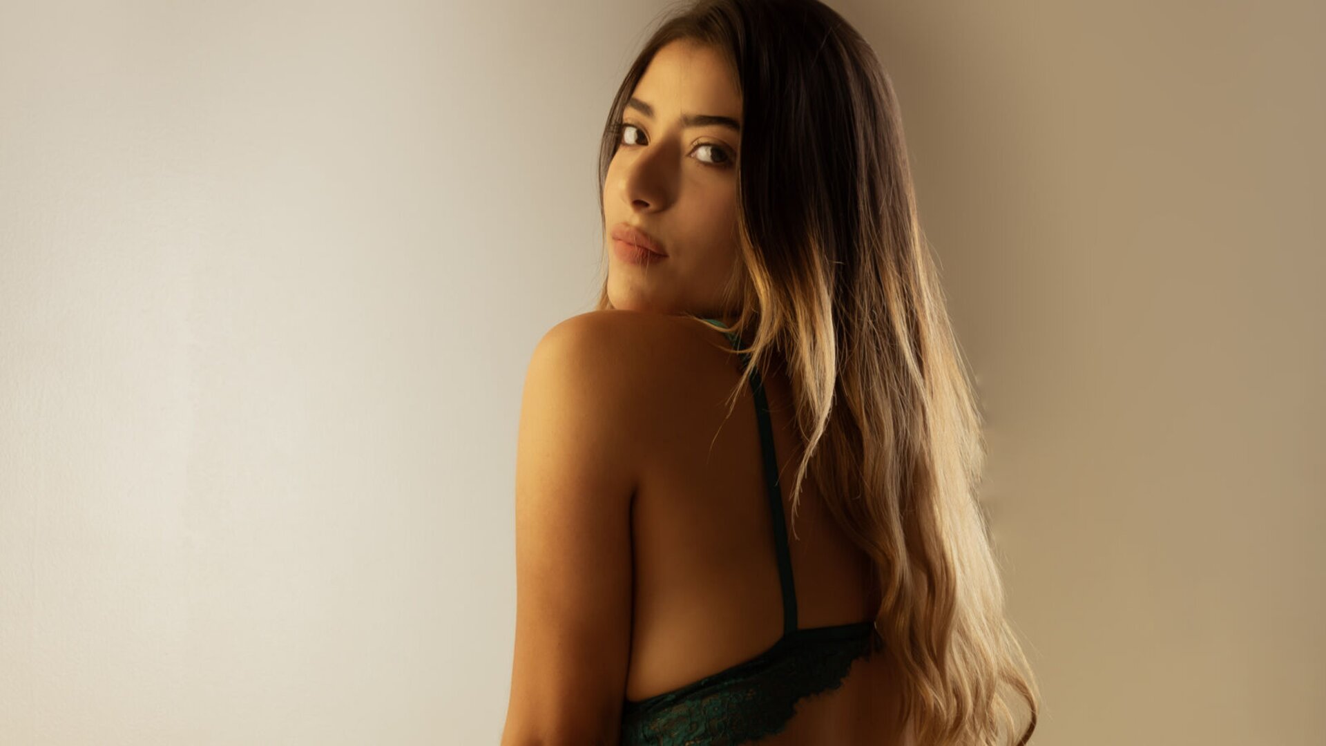Join AshleyRobinsonn Private Chat