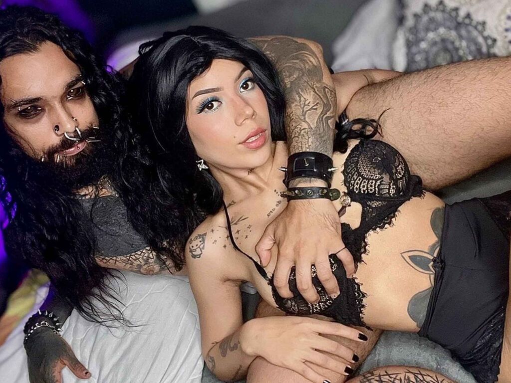 Join CainMaria Private Chat