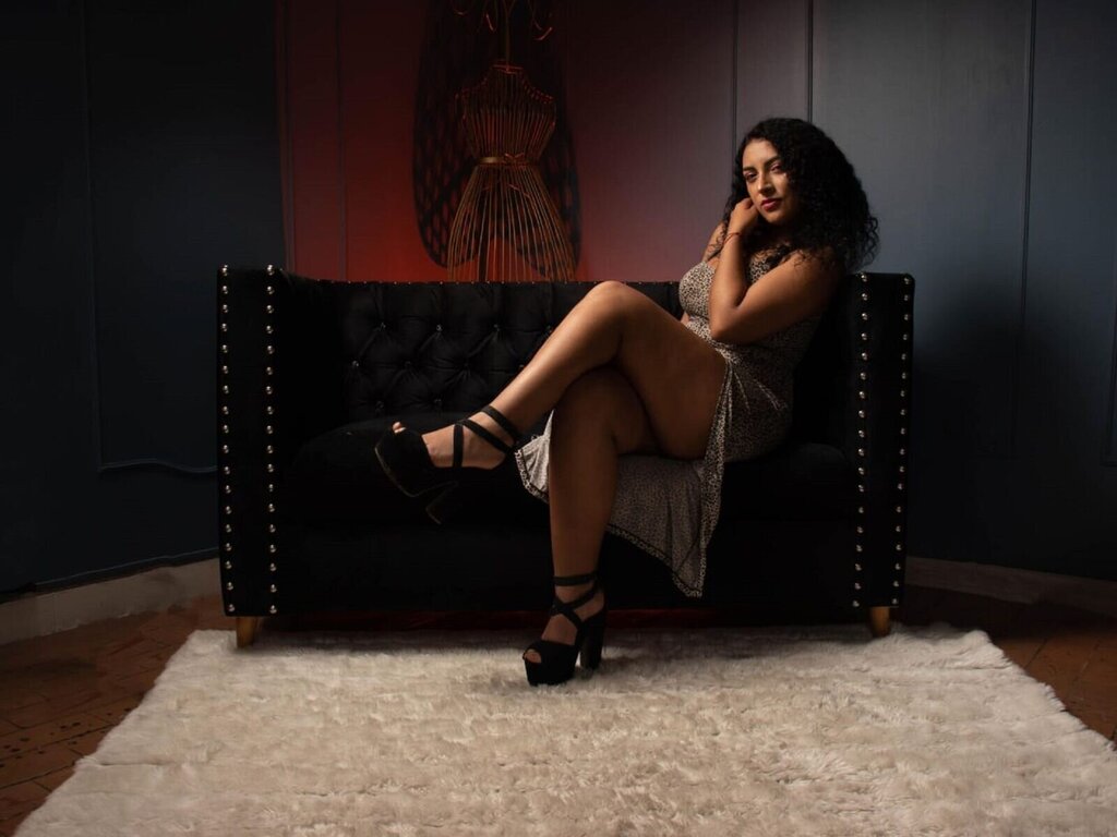 Join CamilaDervez Private Chat