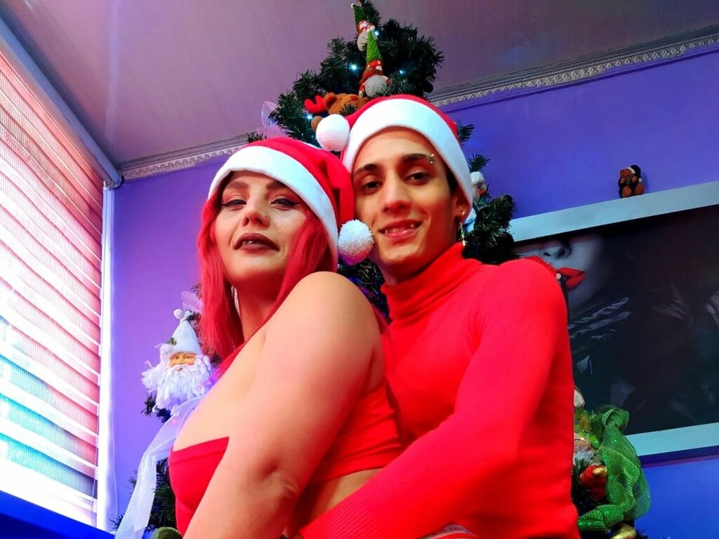 Join CandieAndAlex Private Chat
