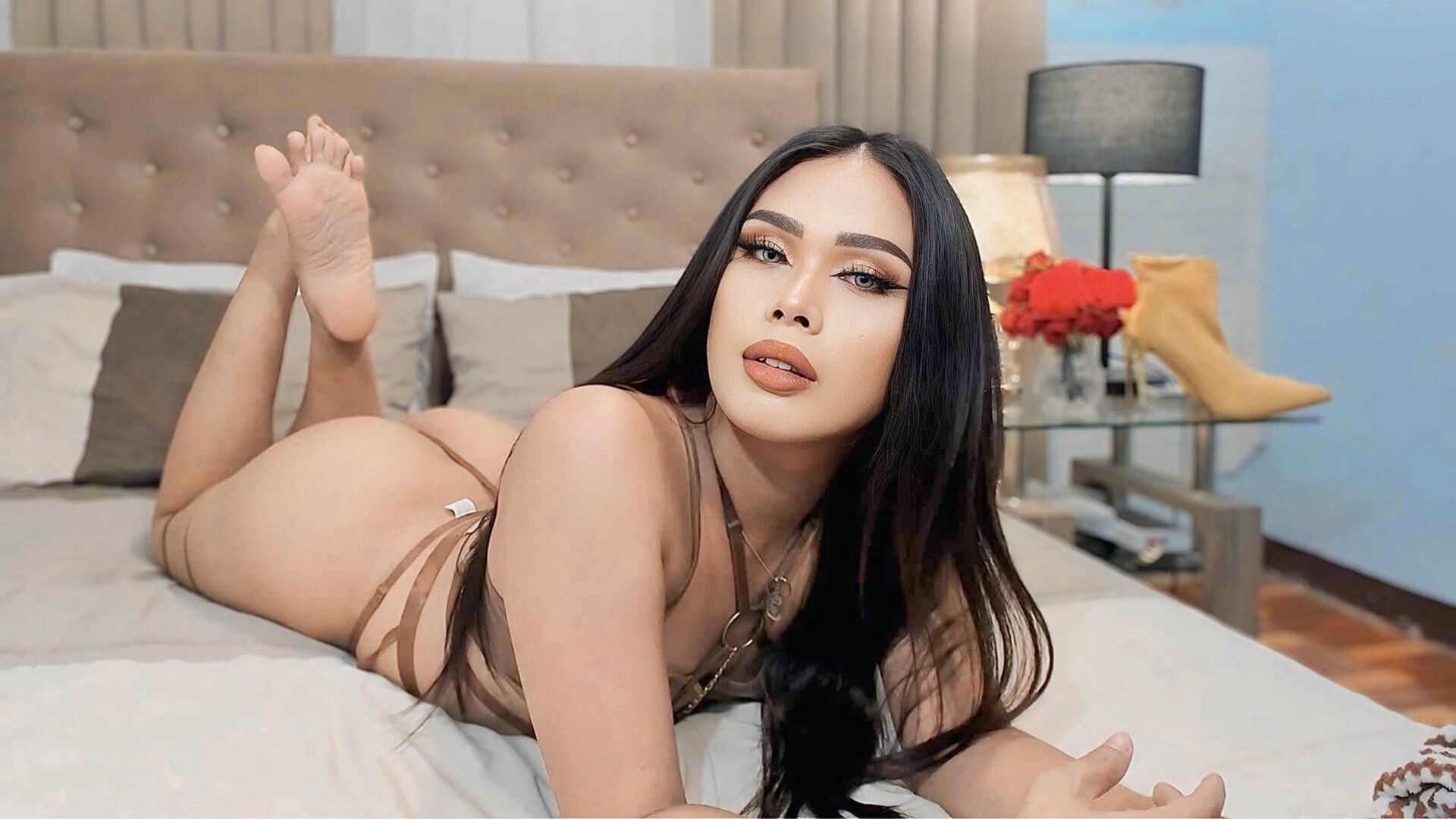 Join CarmilaHampton Private Chat