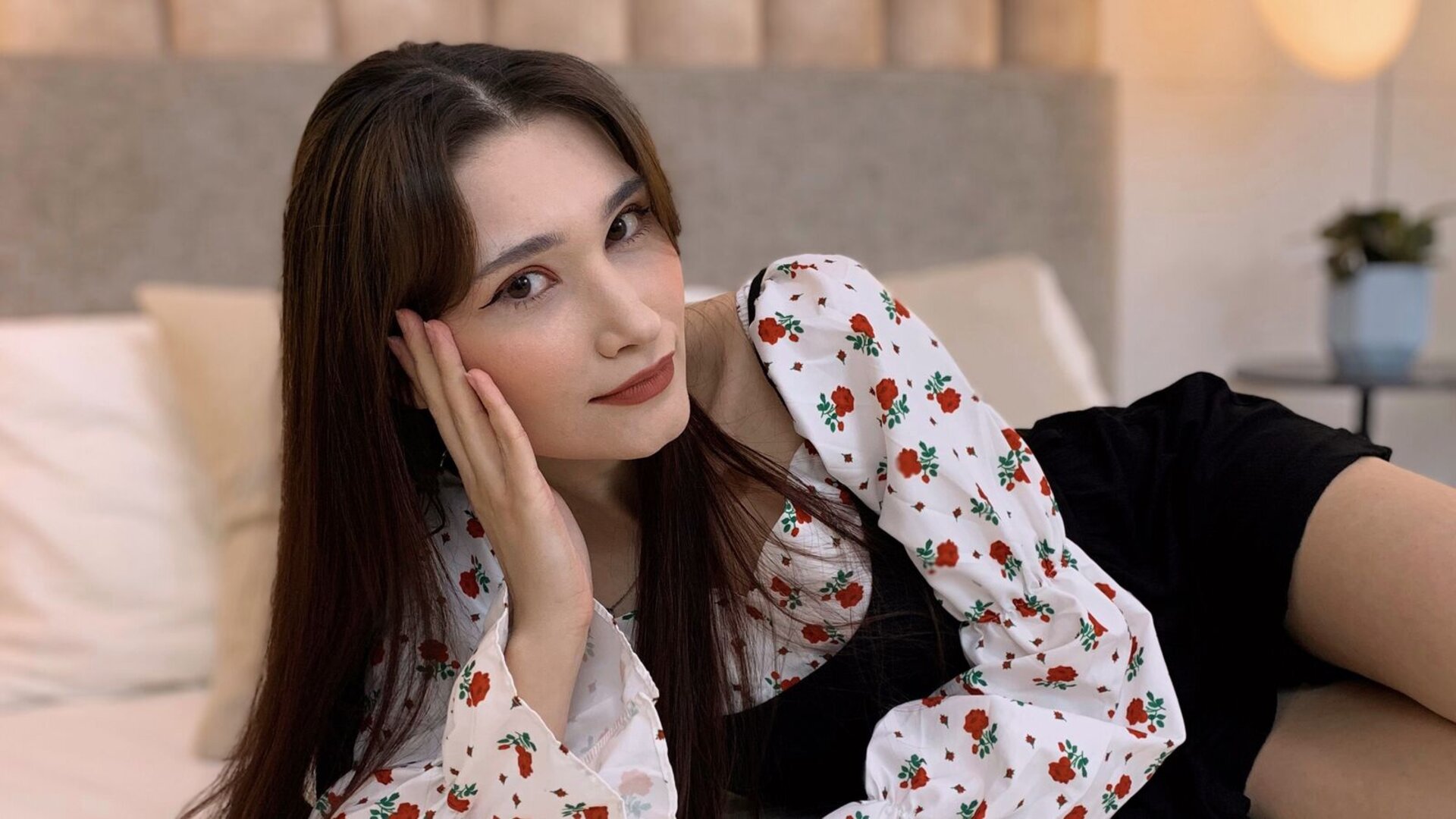 Join CarolReeves Private Chat