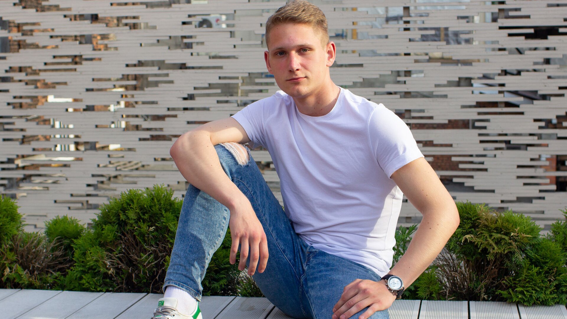 Join CHRISHENDRIK Private Chat