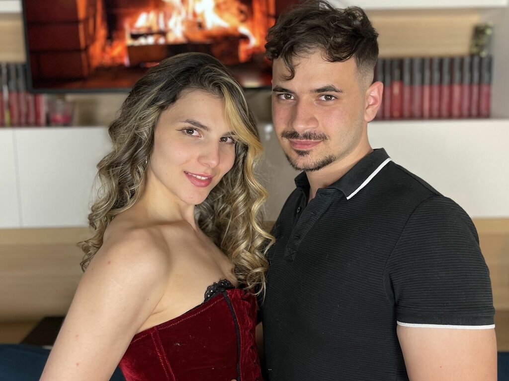 Join ChleoandChris Private Chat