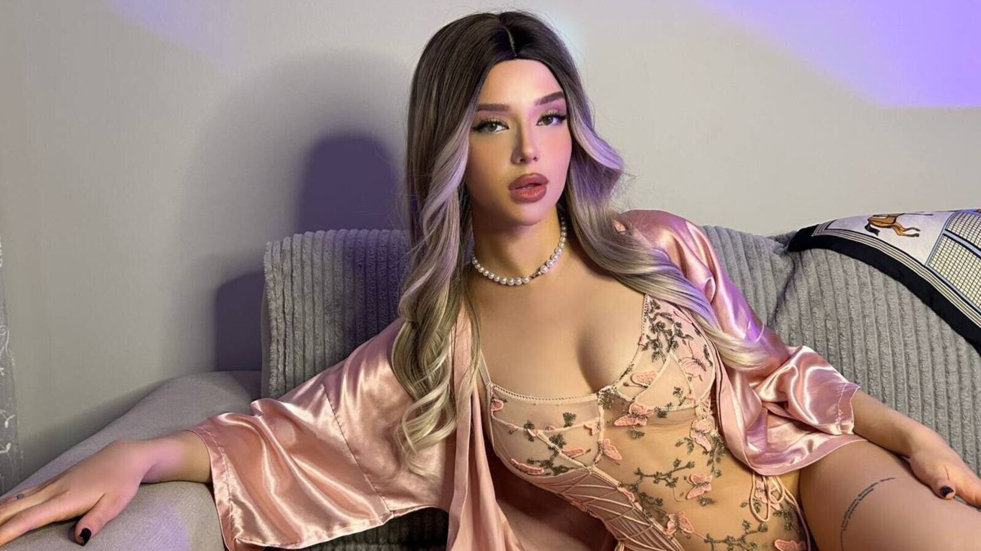 Join CraveAlice Private Chat