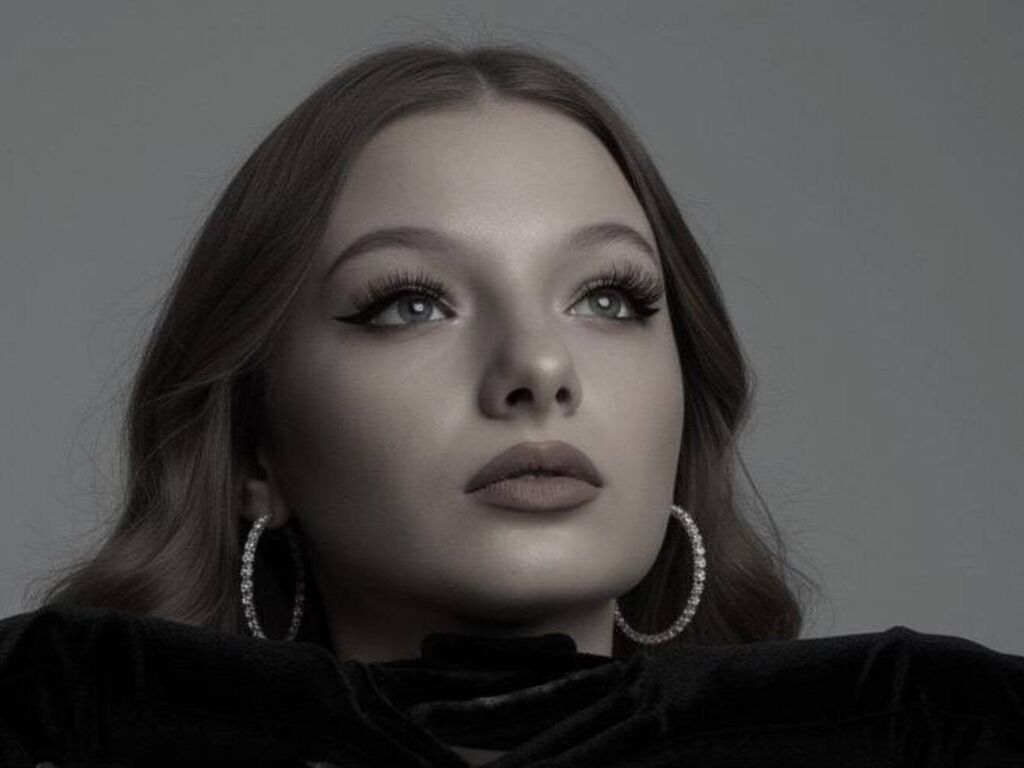 Join CreolaScheidler Private Chat