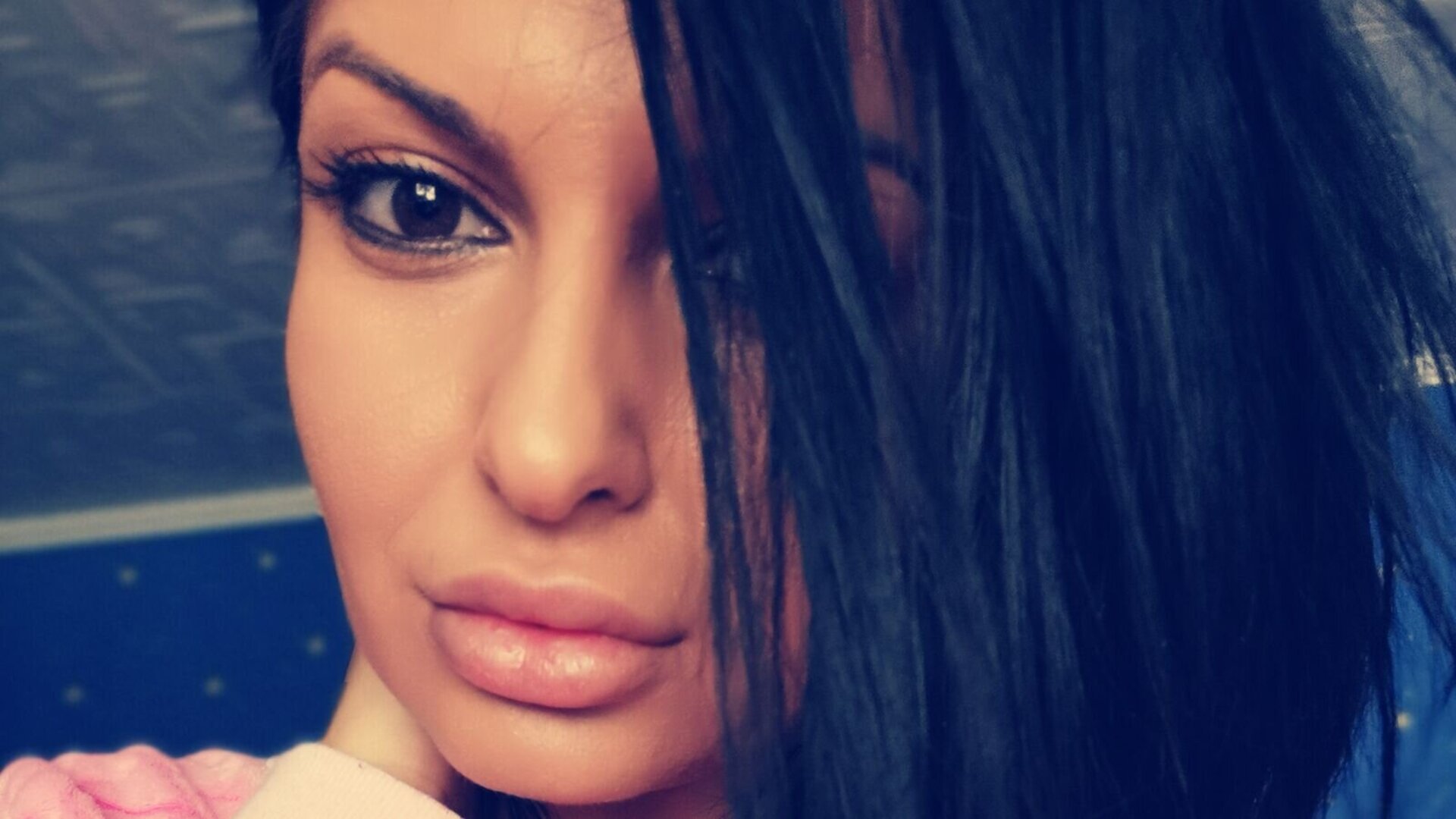 Join CristinaBrownie Private Chat