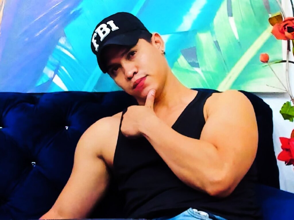Join DanielBustamante Private Chat