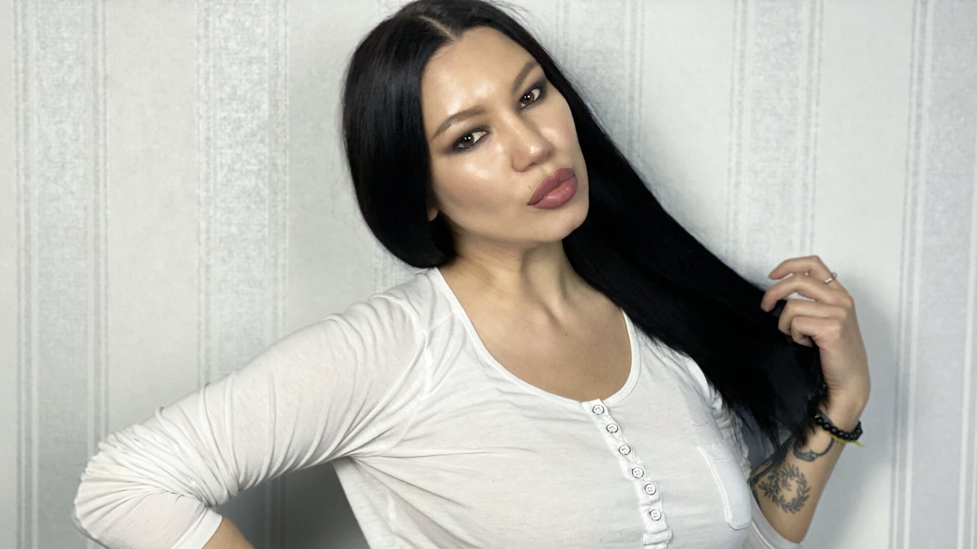 Join EmiliaSharp Private Chat