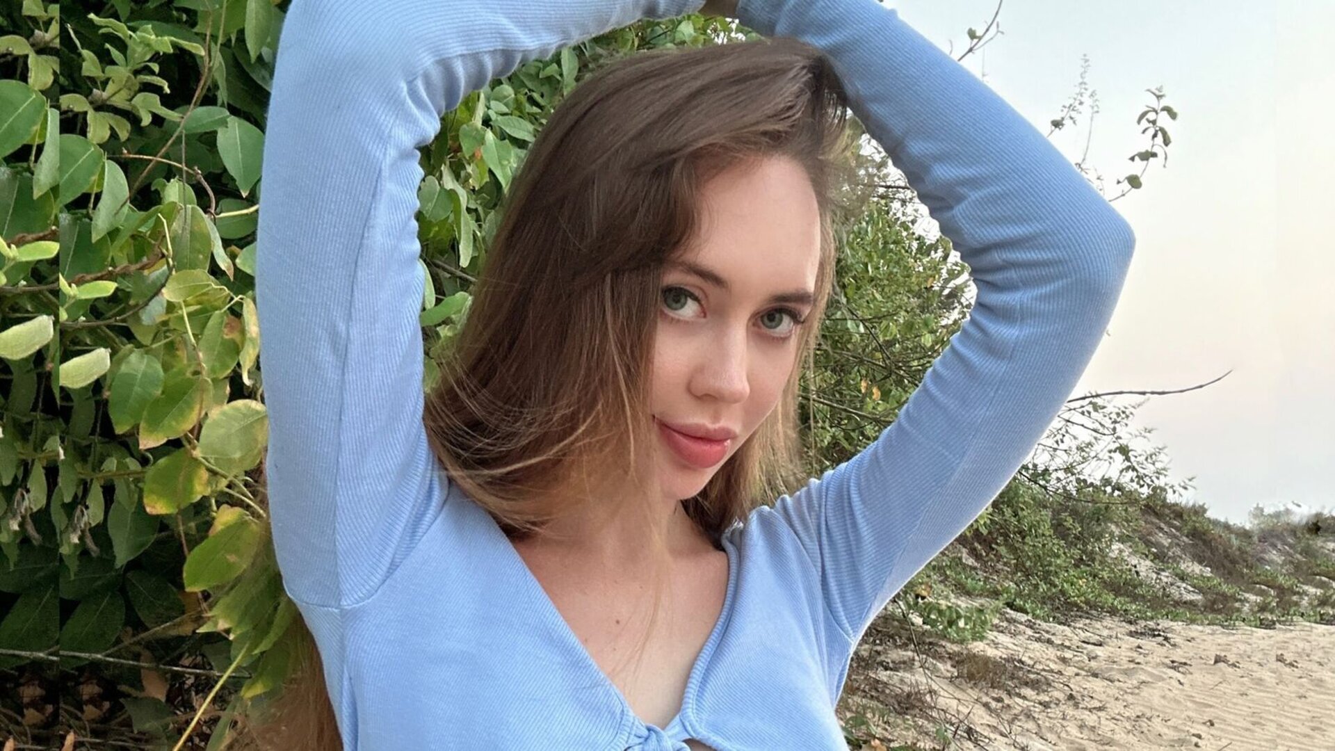 Join EmilyVoight Private Chat