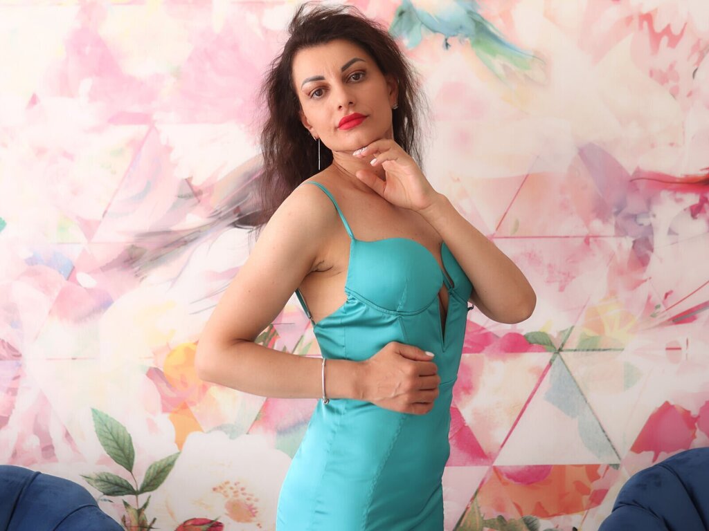 Join EmmaSpence Private Chat