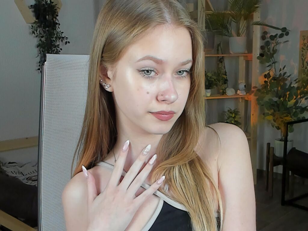 Join EveMunde Private Chat