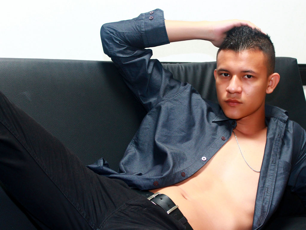 Join FelipeRaush Private Chat