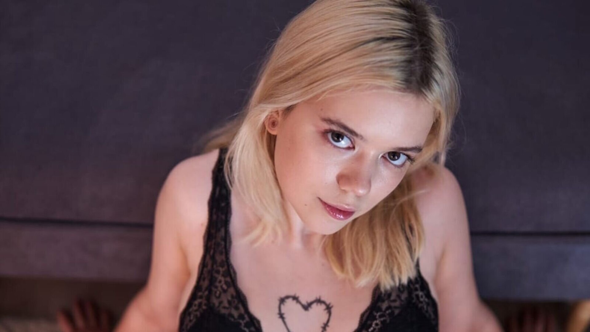 Join HannahBekker Private Chat