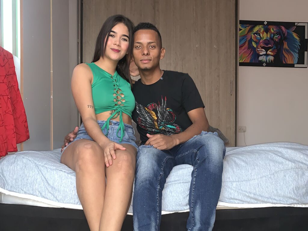 Join IsaAndJamess Private Chat