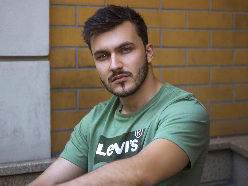 Join LeoHarvy Private Chat