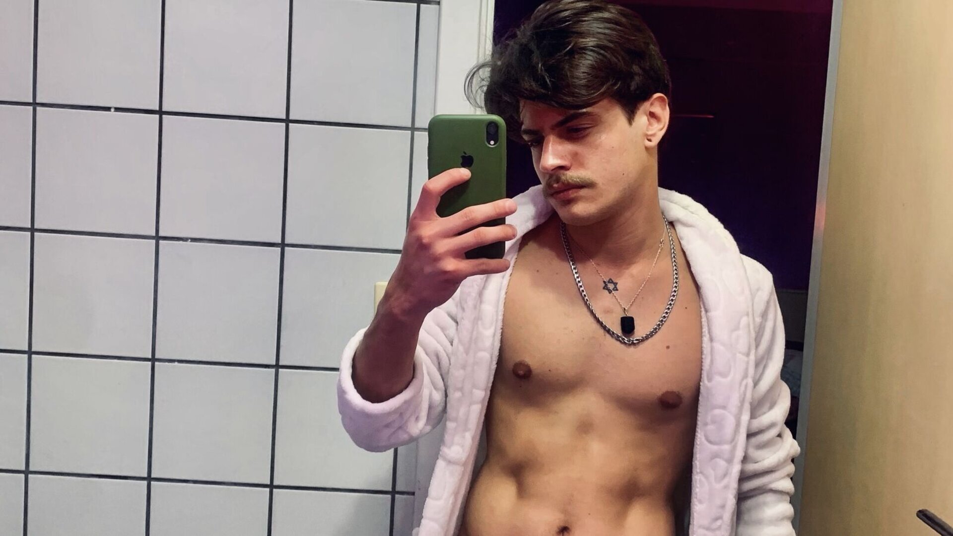 Join LeoMarks Private Chat