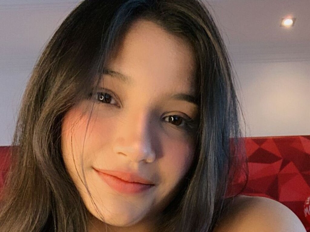 Join LuciaVegas Private Chat