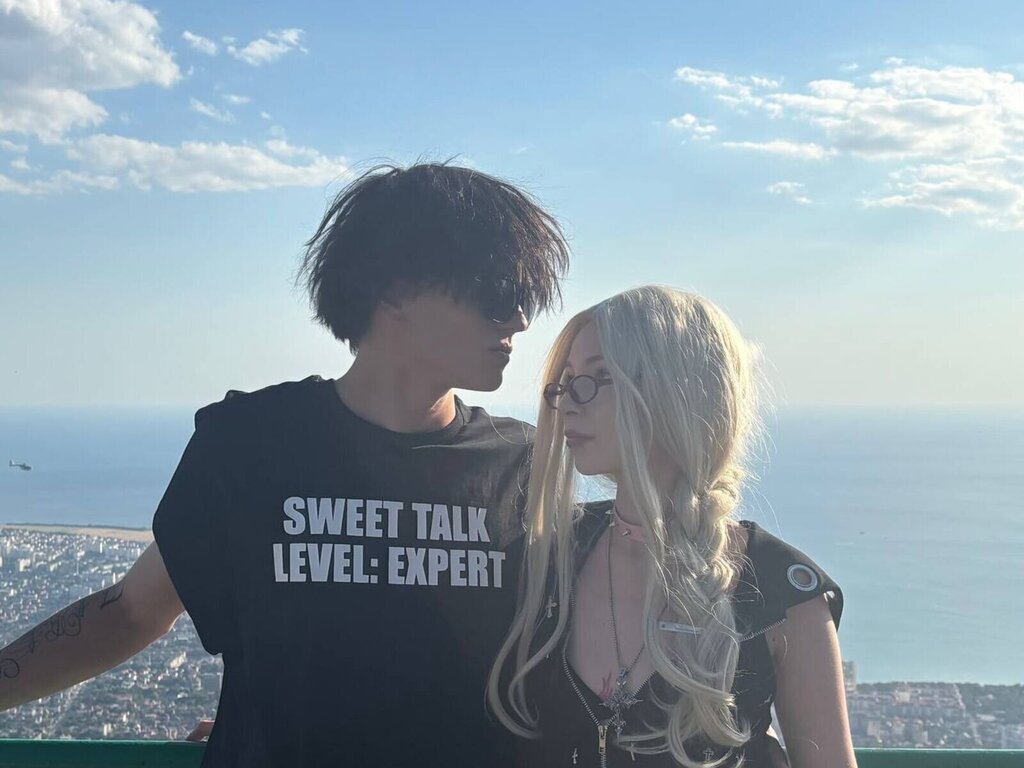 Join LucilleAndMoriah Private Chat