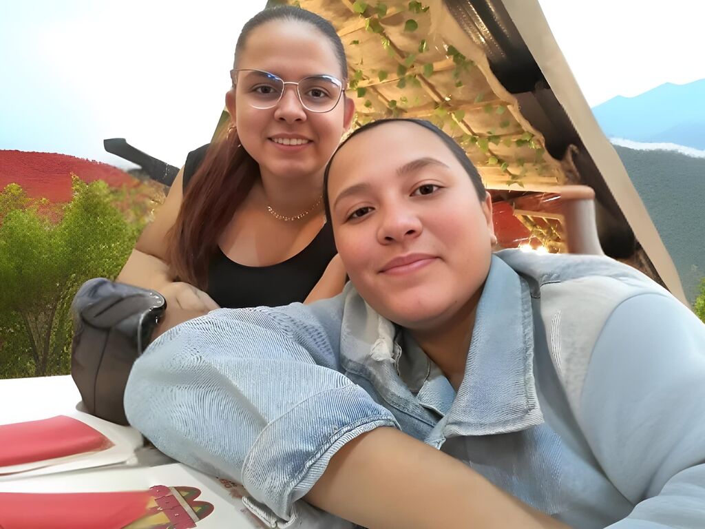 Join MariaAndCorina Private Chat