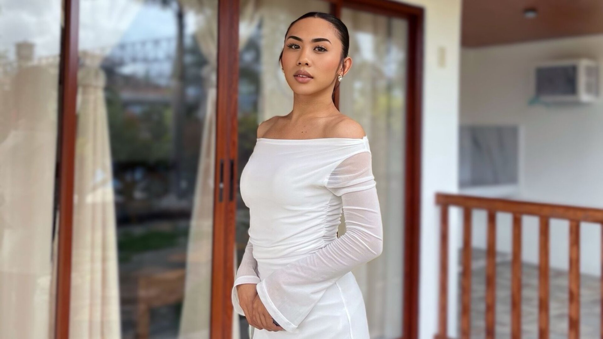 Join MarinnaSanchez Private Chat