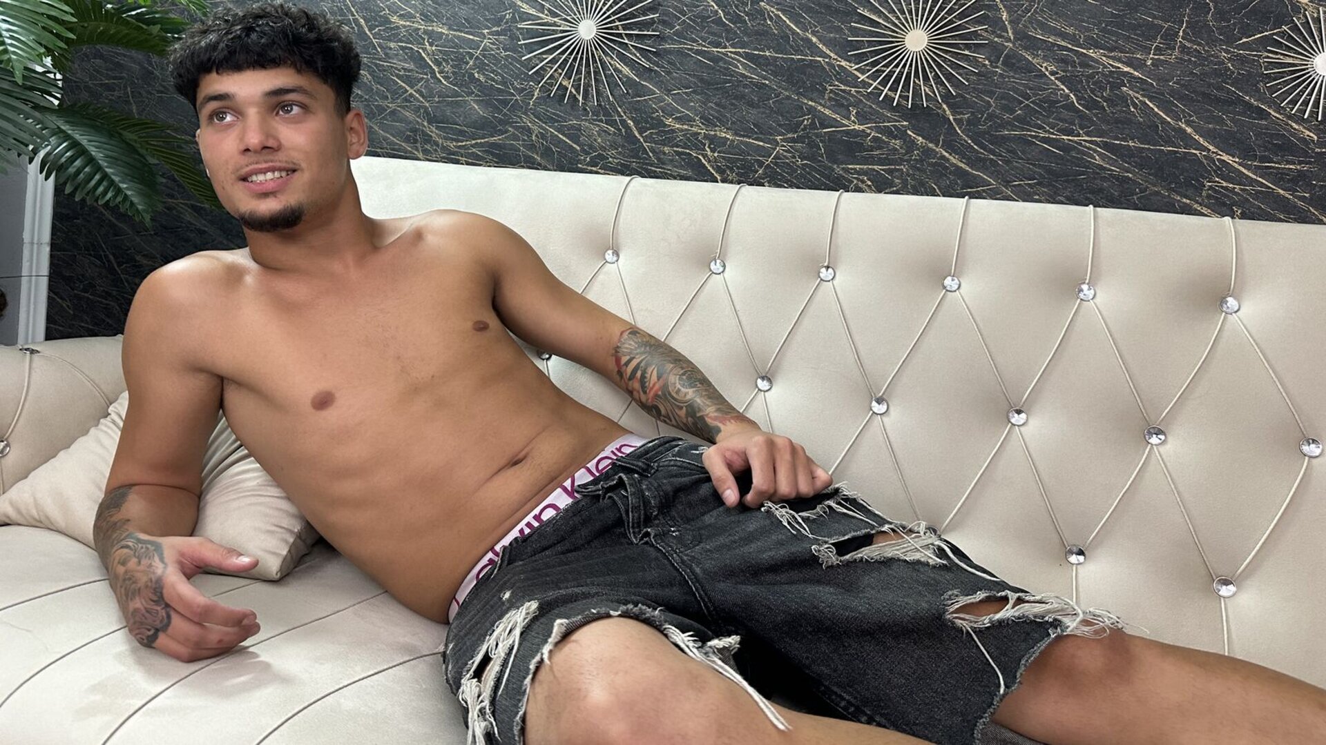 Join MarkosMateo Private Chat