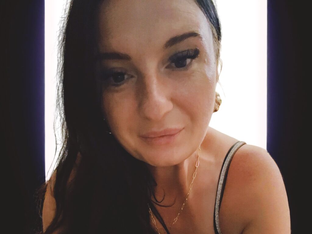 Join MelaniaKane Private Chat