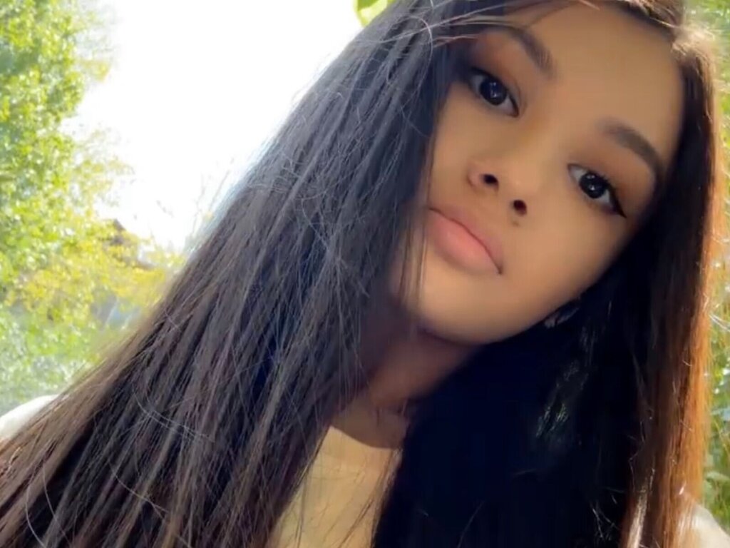 Join MiaBrooks Private Chat