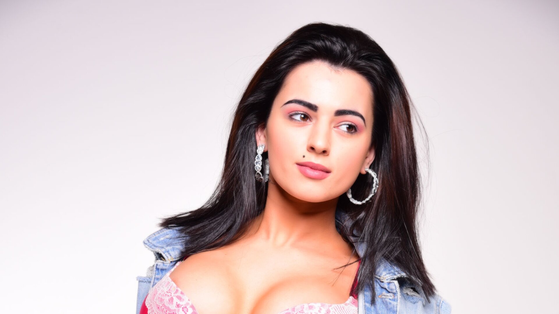 Join Natalyroze Private Chat