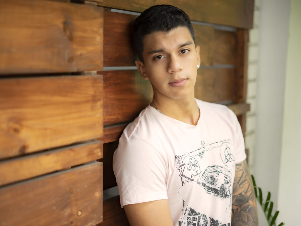 Join NickRaven Private Chat