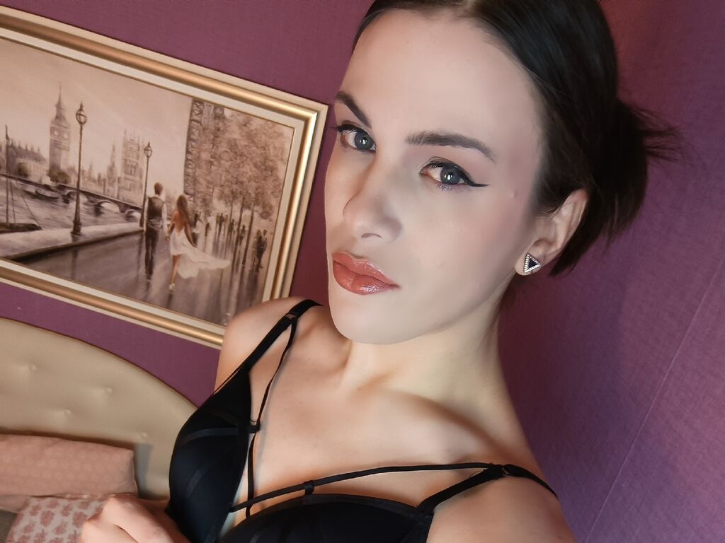 Join NicoleRedfields Private Chat