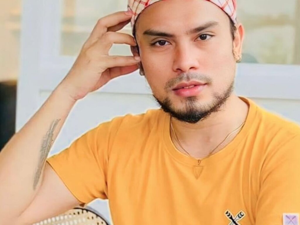 Join NikonAcion Private Chat