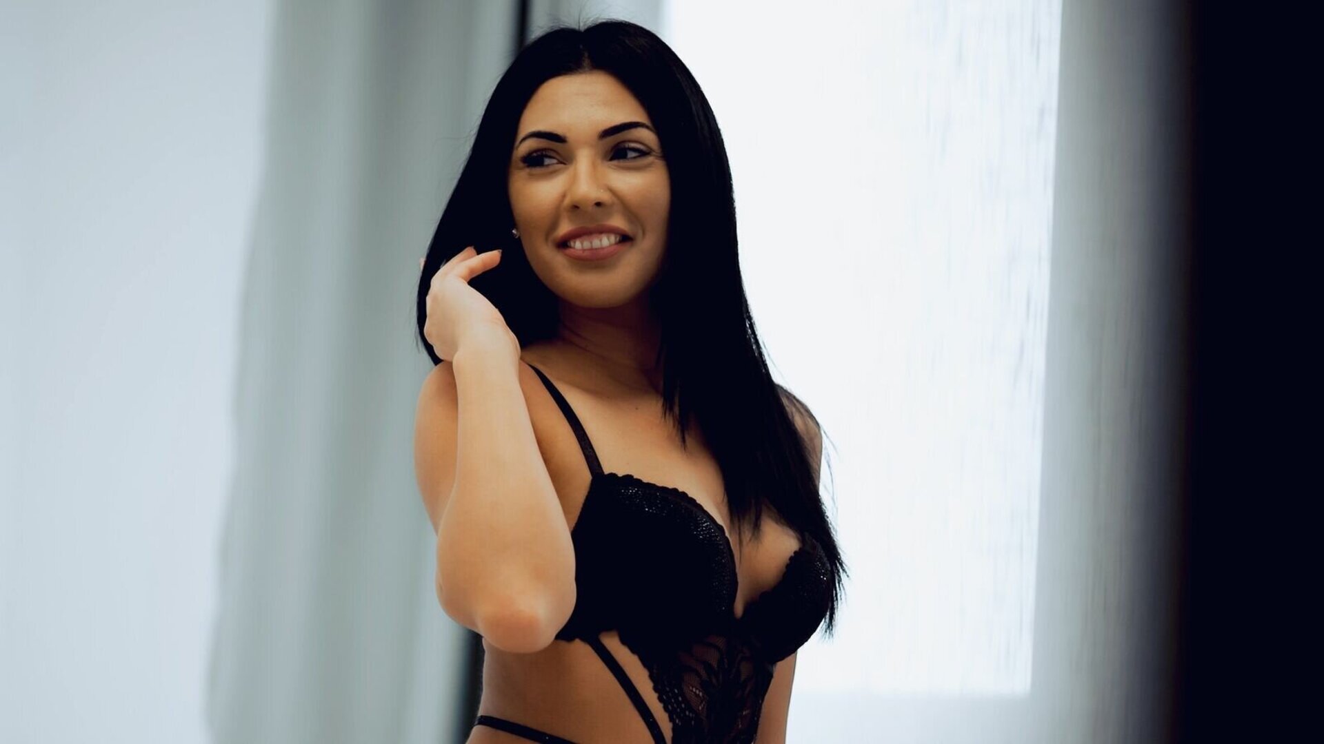 Join NinaAlvarez Private Chat