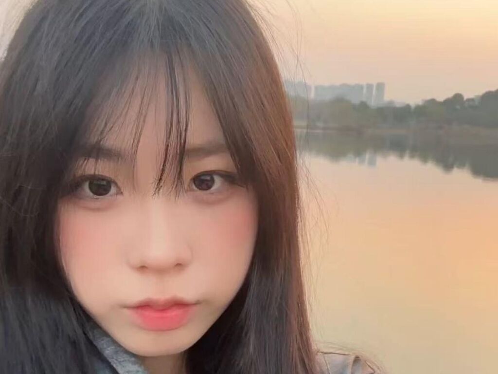 Join OdeliaPage Private Chat
