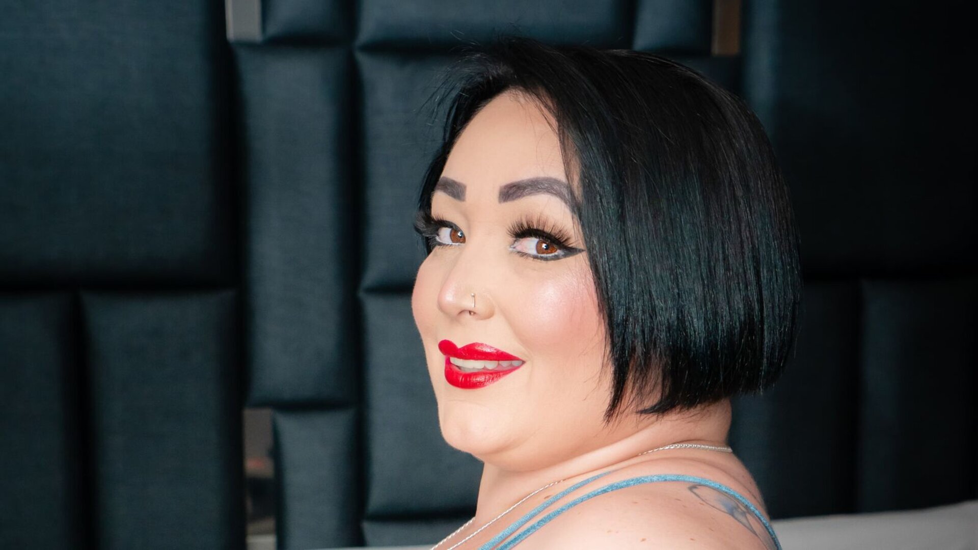 Join QuiraMaell Private Chat