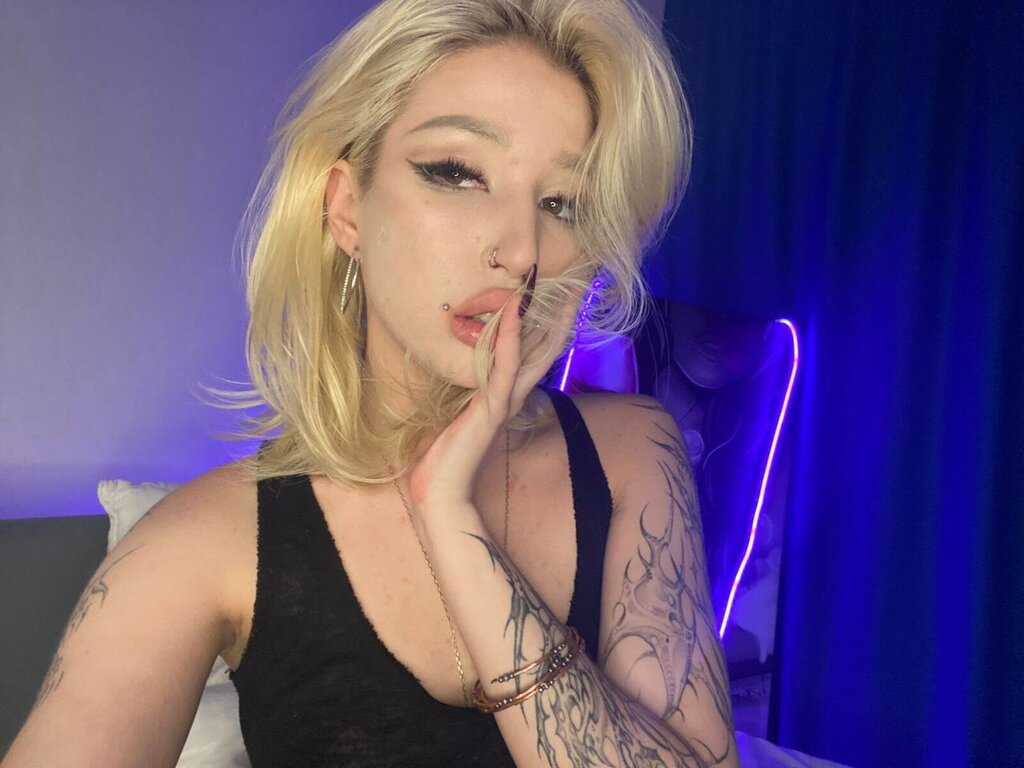 Join SallyChaa Private Chat