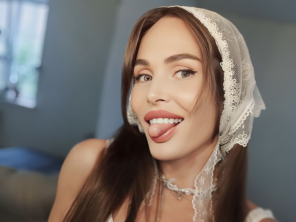 Join SashaLiin Private Chat