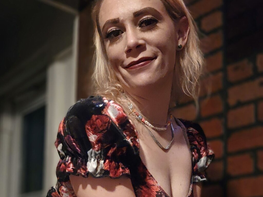 Join SundayJane Private Chat
