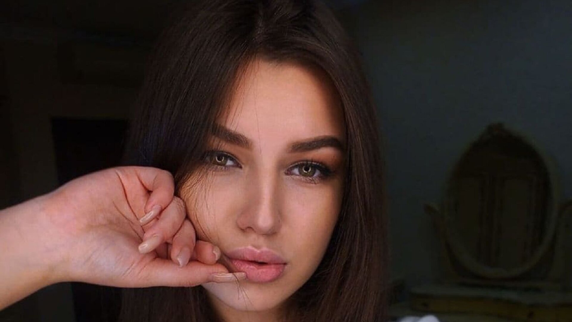 Join TinaNeal Private Chat