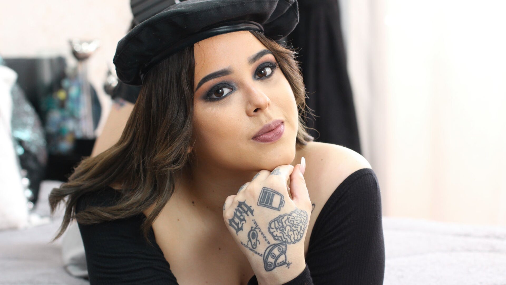 Join VictoriaDiangelo Private Chat