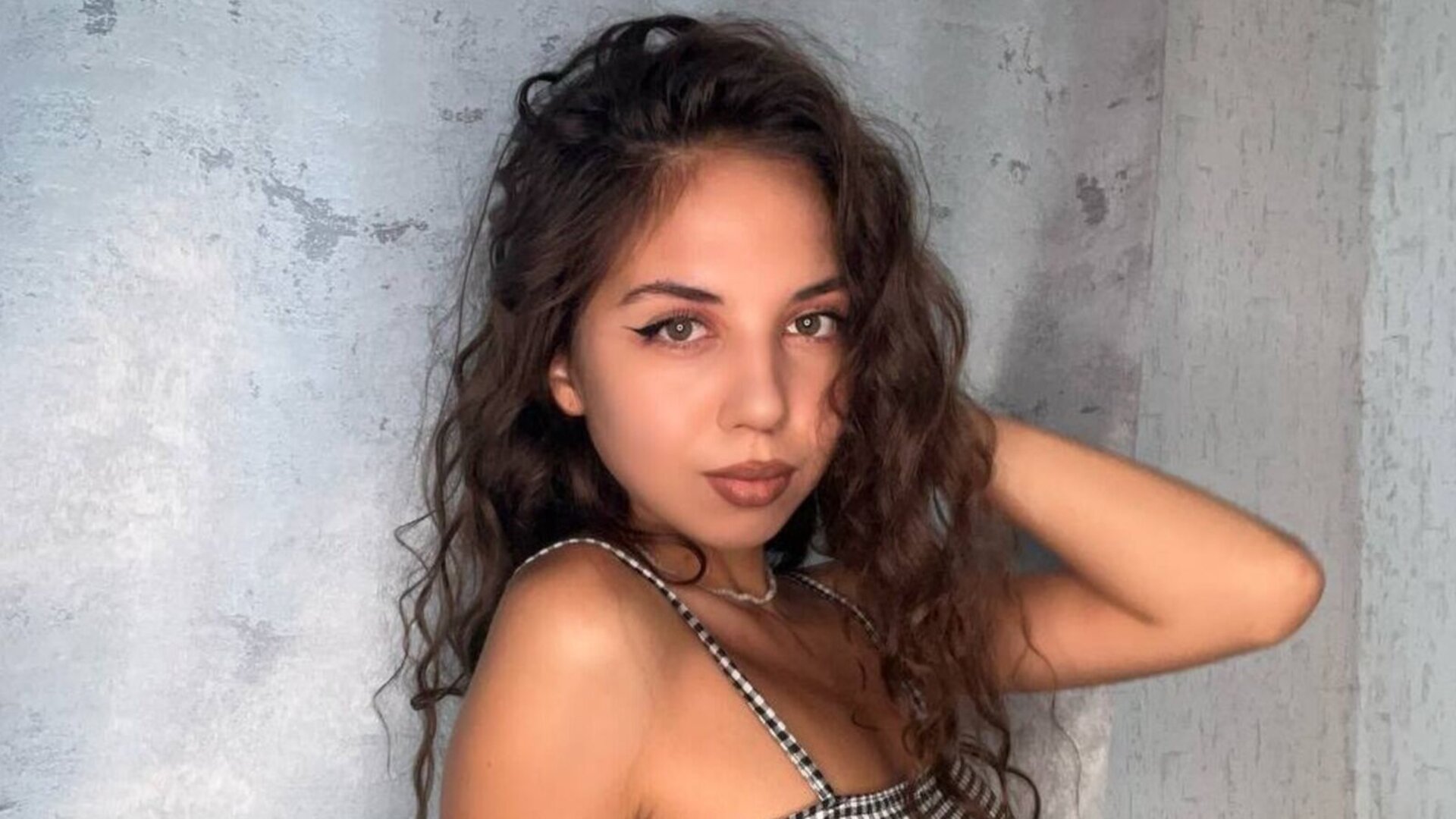 Join VictoriaWilder Private Chat