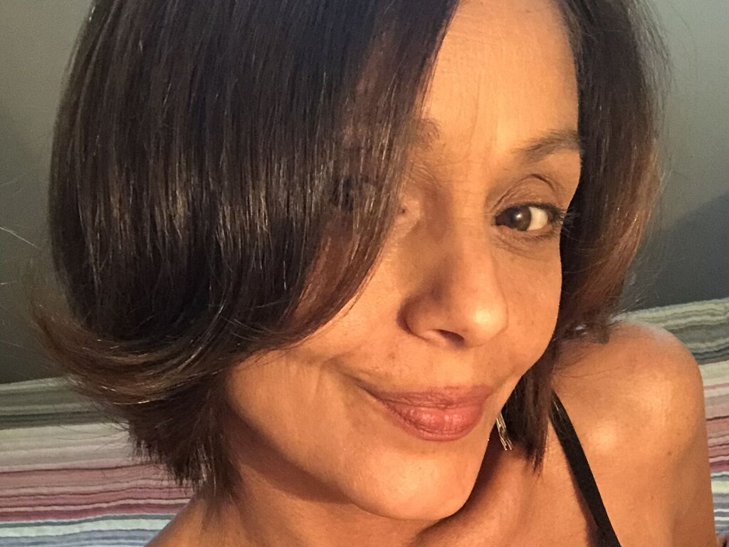 Join YasminaFuentes Private Chat