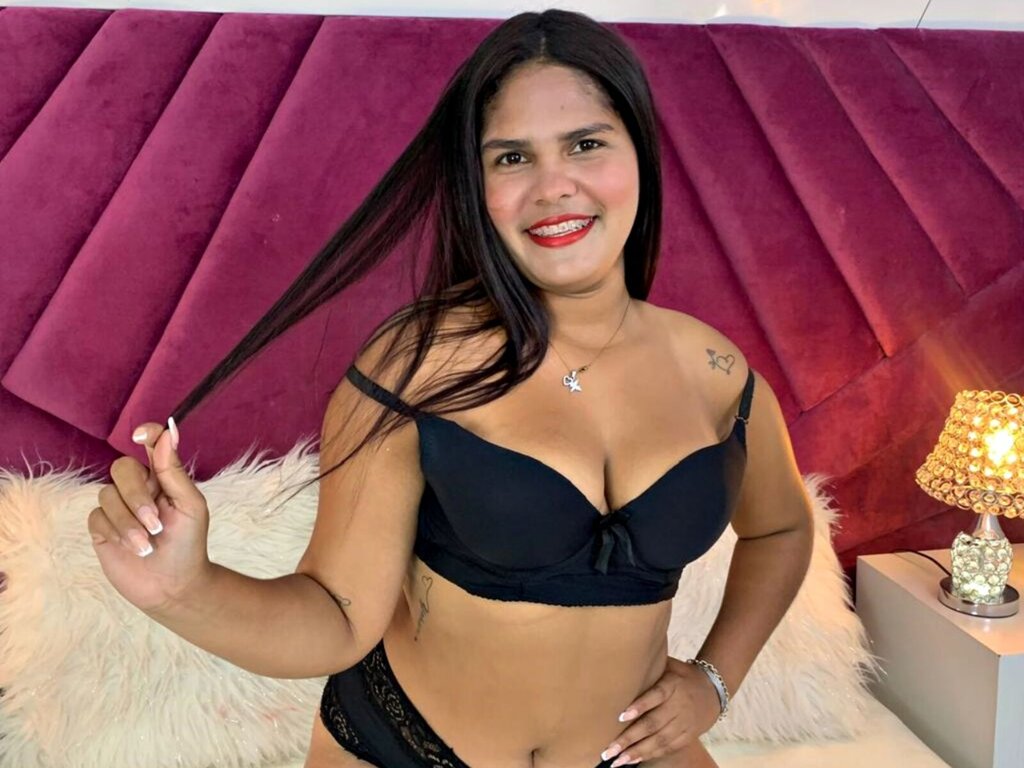 Join YulianaRoa Private Chat